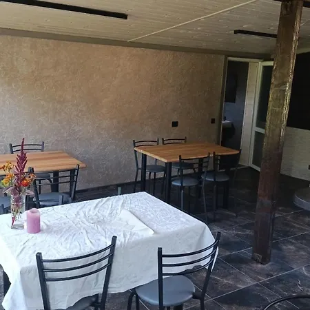 Ferienhaus за рікою Jaremtsche